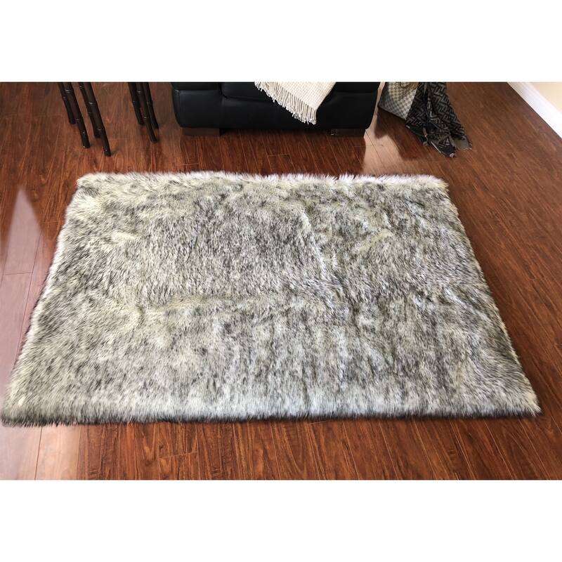 Silver Orchid Nansen Luxurious Faux Sheepskin Square Shape Shag Area Rug