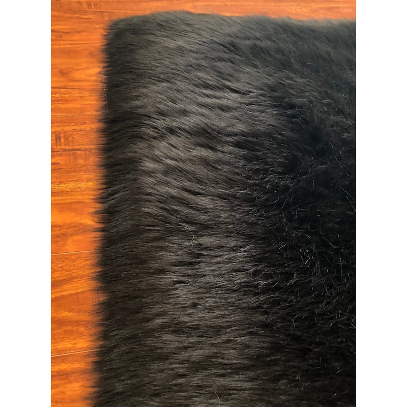 Silver Orchid Nansen Luxurious Faux Sheepskin Square Shape Shag Area Rug