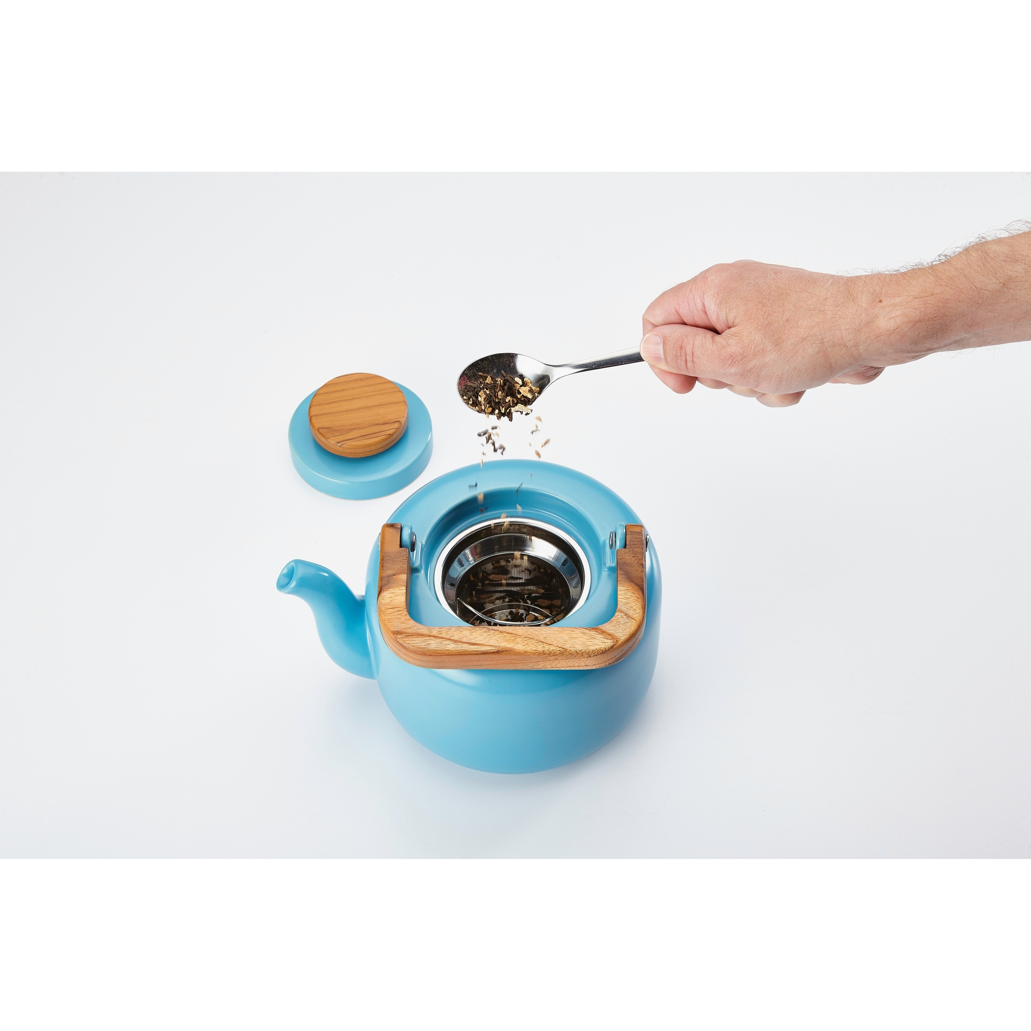 Blue Tea Infuser Cup with Lid and Wooden Handle