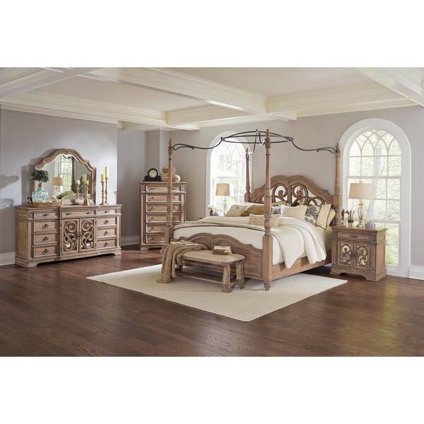 Covington Traditional Antique Linen And Cream 4 Piece Bedroom Set