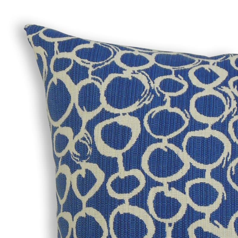 The Pillow Collection Velisa Geometric Decorative Throw Pillow