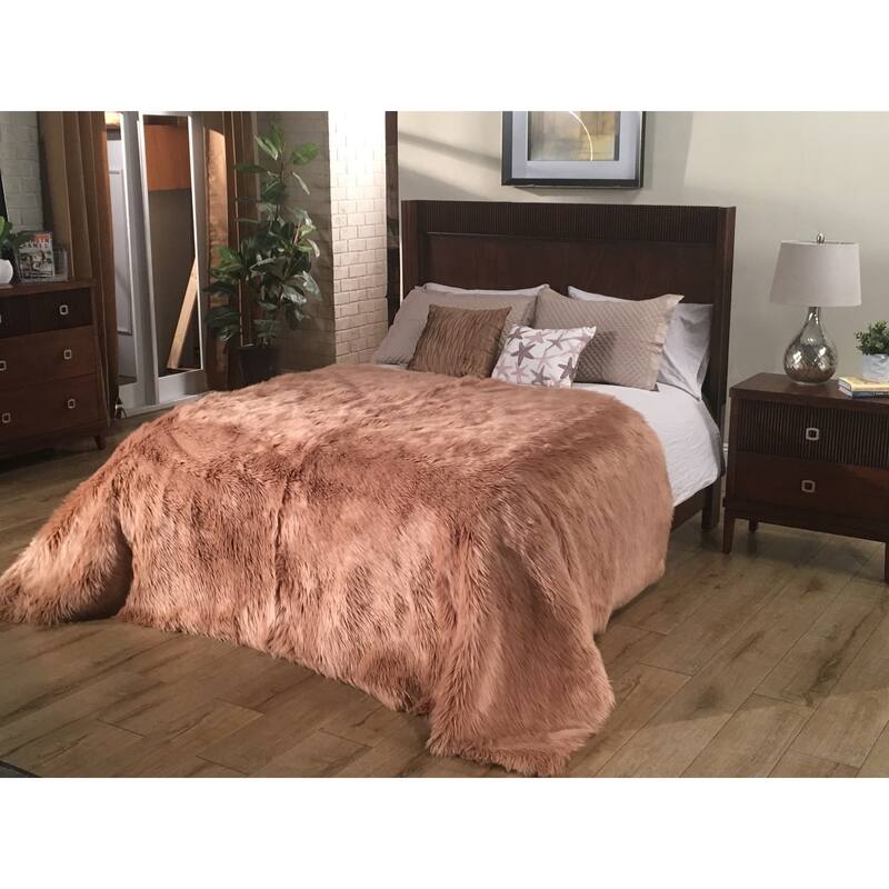 Silver Orchid Alden Plush Faux Sheepskin Luxury Bedspread - Camel - Twin/Twin - Twin XL - Faux Fur/Microsuede