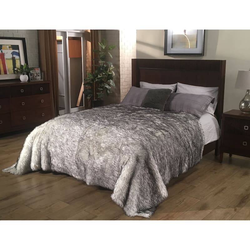 Silver Orchid Alden Plush Faux Sheepskin Luxury Bedspread - White With Black Tips - California King/King - Cal King - Microsuede