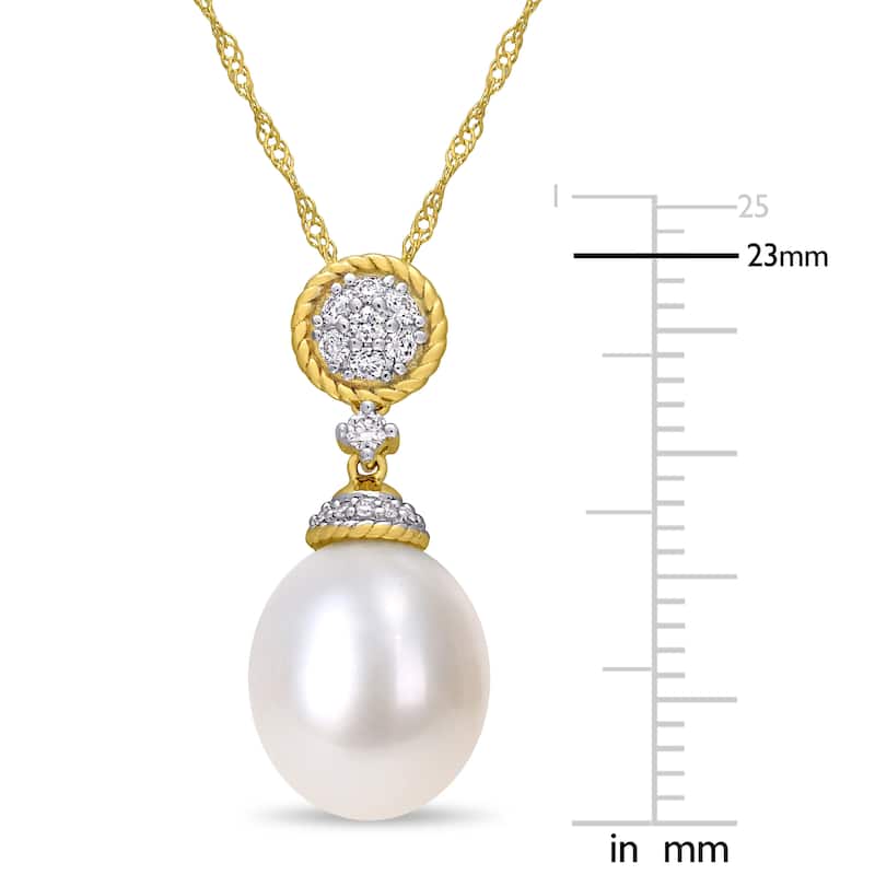 Miadora 14k Yellow Gold Cultured FW Pearl and 1/7ct TDW Diamond Cluster Drop Halo Necklace (10-11 MM)