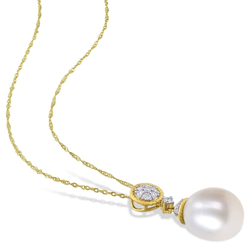 Miadora 14k Yellow Gold Cultured FW Pearl and 1/7ct TDW Diamond Cluster Drop Halo Necklace (10-11 MM)