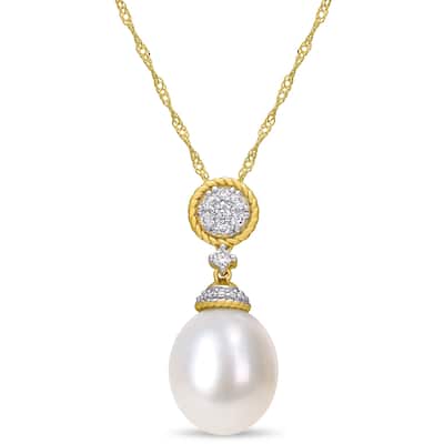 Miadora 14k Yellow Gold Cultured FW Pearl and 1/7ct TDW Diamond Cluster Drop Halo Necklace (10-11 MM)