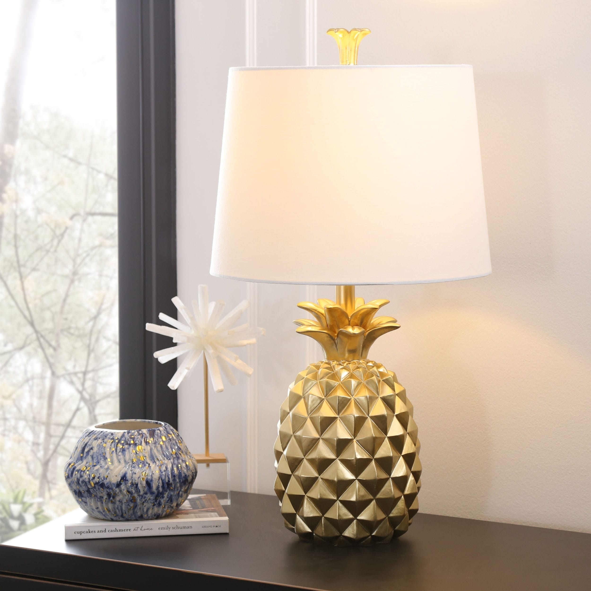 gold pineapple table lamp