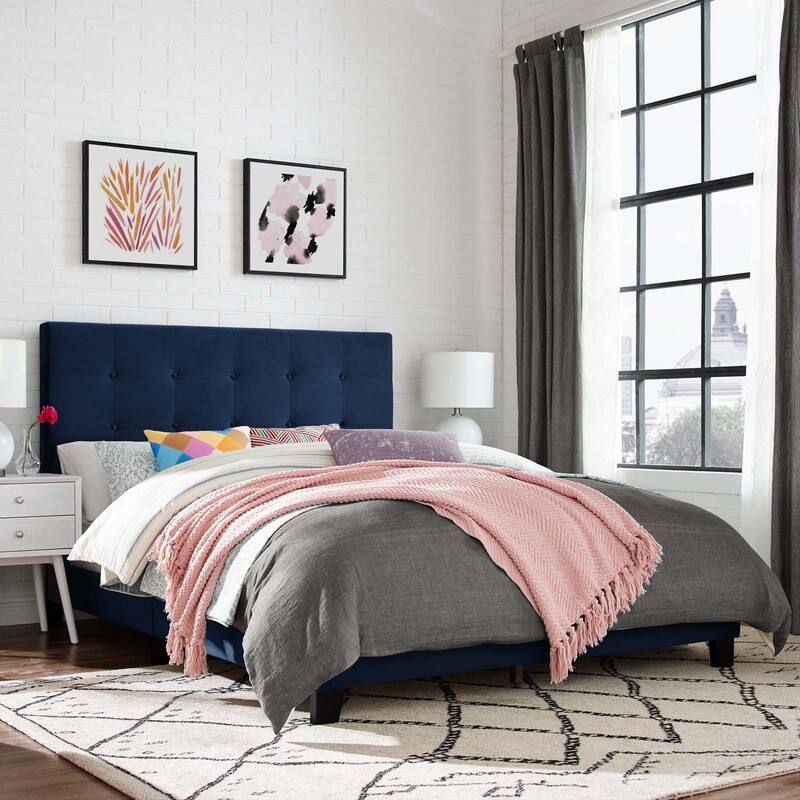 Copper Grove Chuhuiv Queen Button-tufted Upholstered Platform Bed
