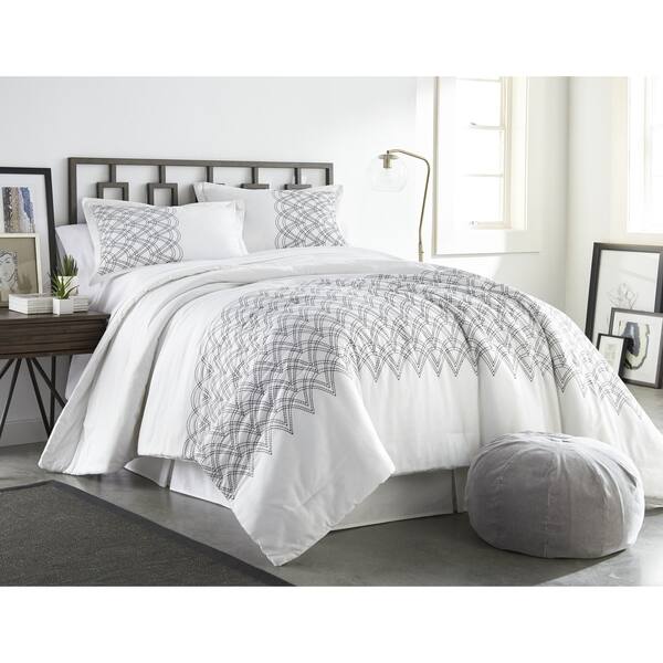 Shop Modern Glam 3 Piece Queen Size Comforter Set In White Black
