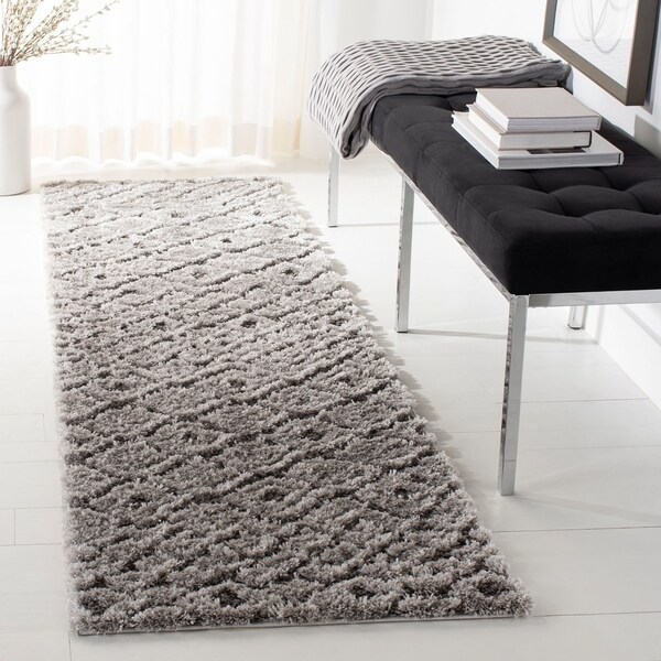 Safavieh Sparta Shag Geometric Polyester Rug - 2'3" x 8' Runner