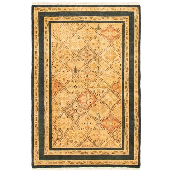 eCarpetGallery Hand-knotted Peshawar Oushak Ivory Wool Rug - 4'1 x 6'0