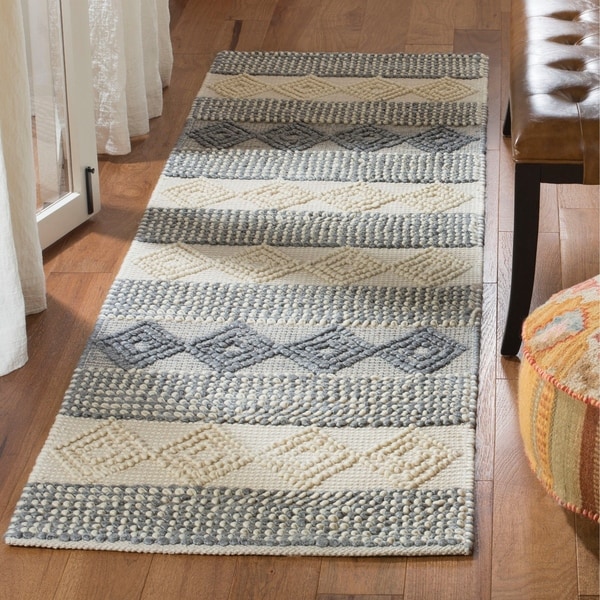 Safavieh Handmade Natura Makpal Wool Rug