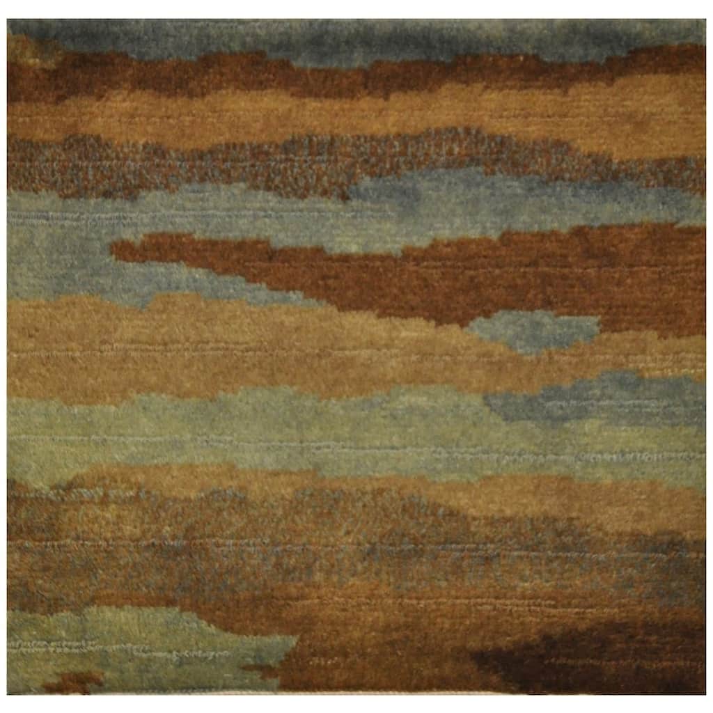 Handmade One-of-a-Kind Tibetan Wool Accent Rug (India) - 2' x 2'