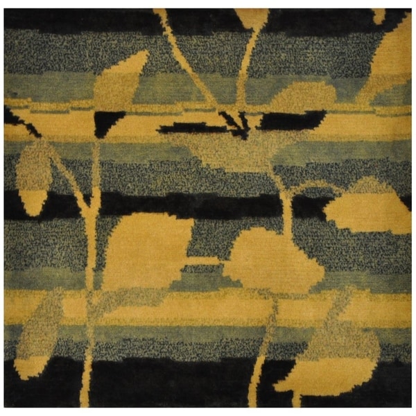 Handmade One-of-a-Kind Tibetan Wool Rug (India) - 2' x 2'