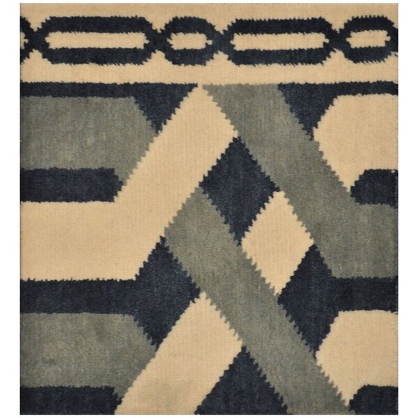 Handmade One-of-a-Kind Tibetan Wool Rug (India) - 2' x 2'