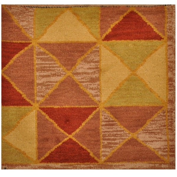 Handmade One-of-a-Kind Tibetan Wool Rug (India) - 2' x 2'