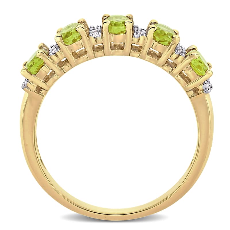 Miadora 14k Yellow Gold Oval-Cut Peridot and 1/6ct TDW Diamond Anniversary Band