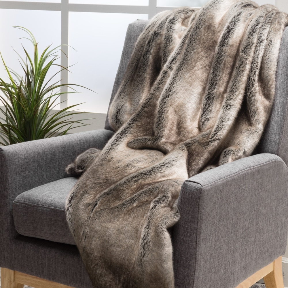 https://ak1.ostkcdn.com/images/products/27977754/Gipson-Faux-Fur-Throw-Blanket-by-Christopher-Knight-Home-0eeca503-6bb7-4f87-a61b-586b36965e41_1000.jpg