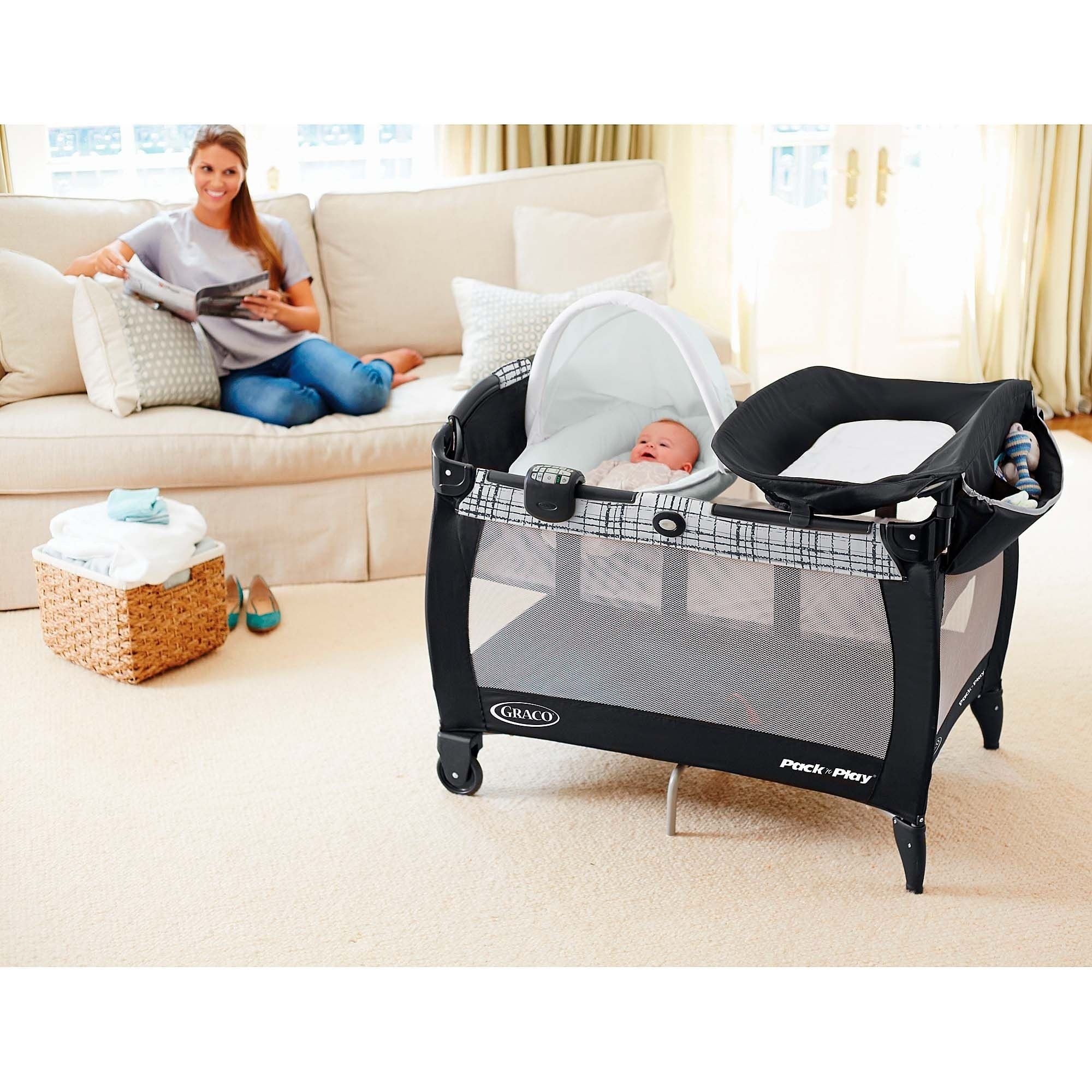 graco pack n play newborn napper with soothe surround