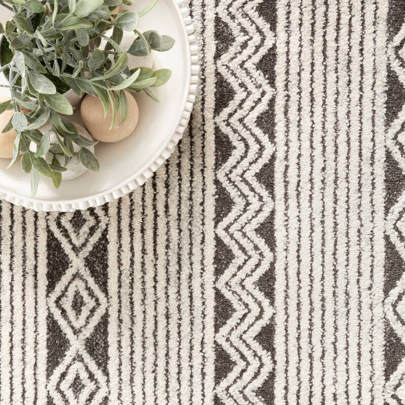 Nuloom Moroccan Pinstripes Velia Area Rug