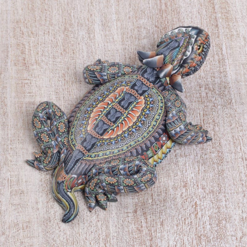 Handmade Horned Lizard (6 Inch) Polymer Clay Sculpture (Indonesia)