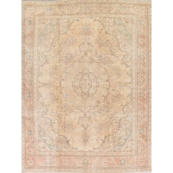 slide 1 of 20, Gracewood Hollow Mbise Handmade Distressed Medallion Persian Area Rug - 12'5" x 9'5"
