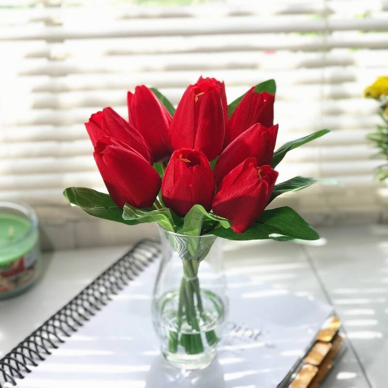 Enova Home Artificial Silk Tulips Fake Flowers Centerpiece in Clear Glass Vase with Faux Water for Home Office Decor - Red