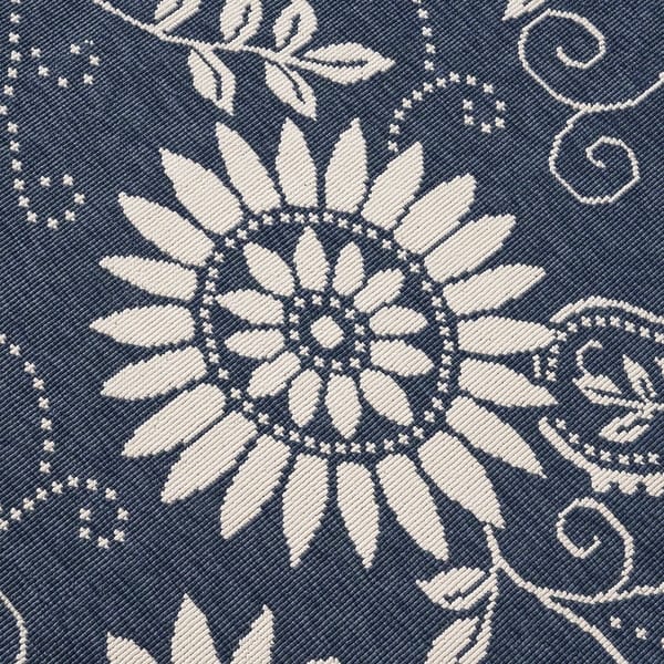 Wildflower Outdoor Botanical Area Rug, Blue and Ivory by Christopher Knight  Home - Overstock - 28045668 - 5'3" x 7'