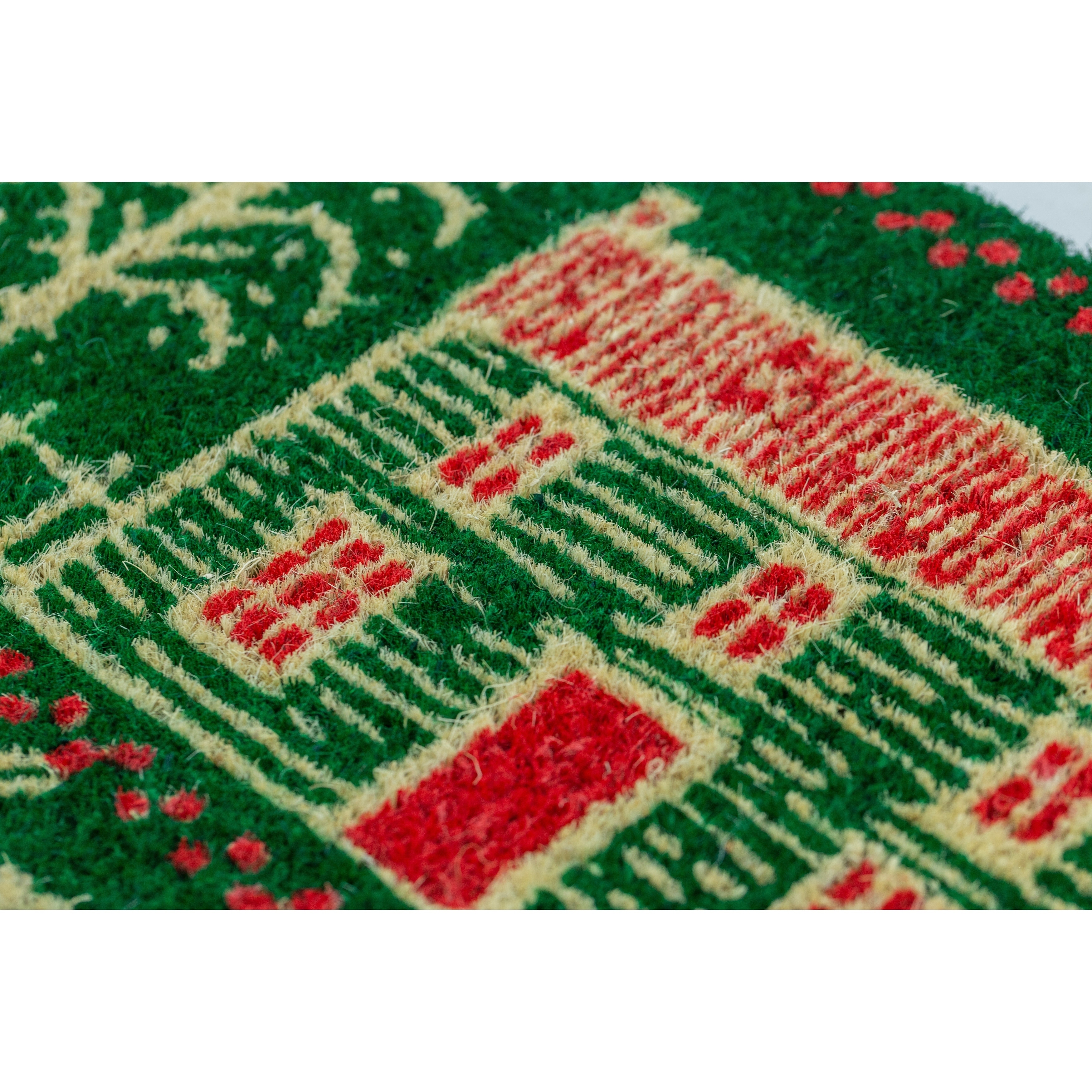Entryways Williamsburg Winter Wishes Handwoven Coconut Fiber Doormat - Red / Brown