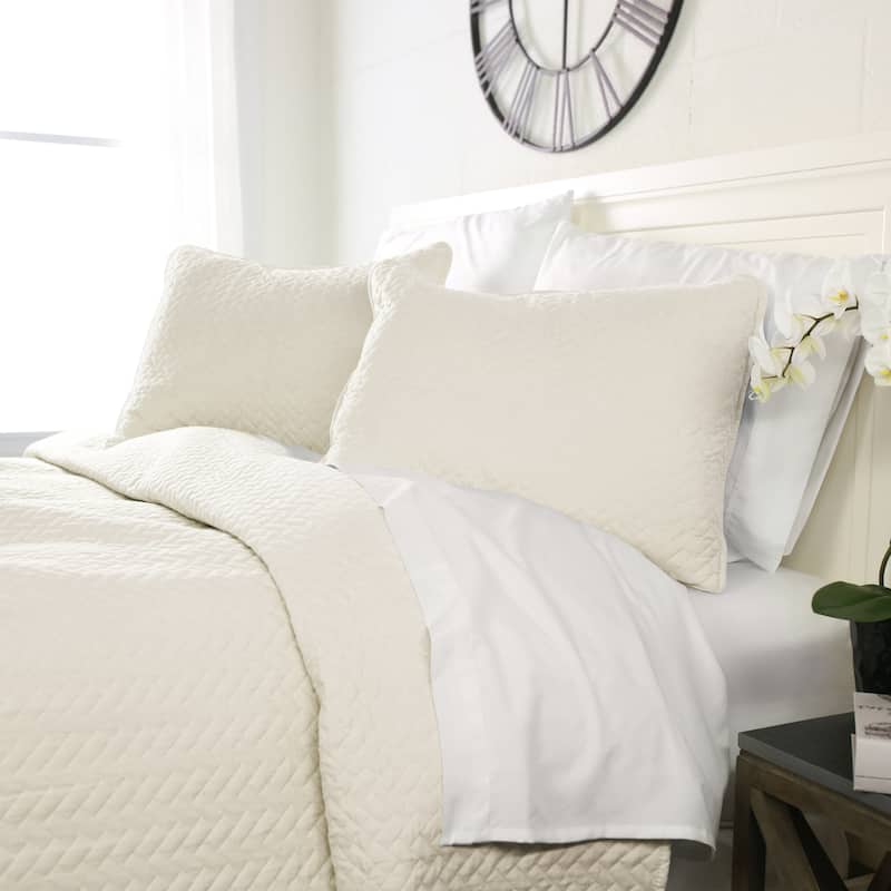 Luxury Ultra Soft Herring Quilted Coverlet Set by Home Collection - Vanilla - King