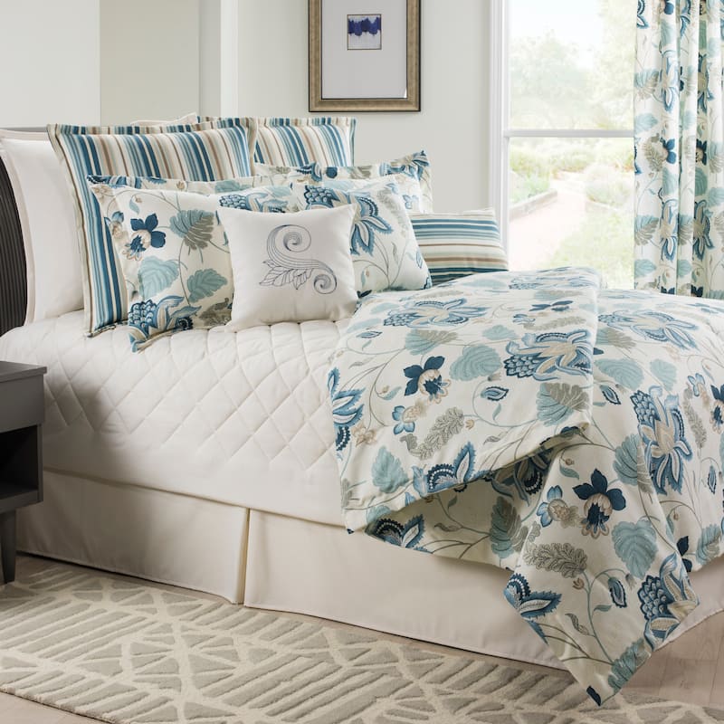 Savannah Floral blue linen weave comforter set