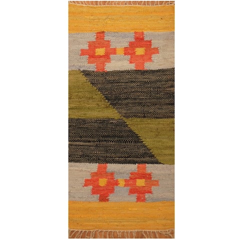 Handmade One-of-a-Kind Wool Kilim (India) - 2' x 4'