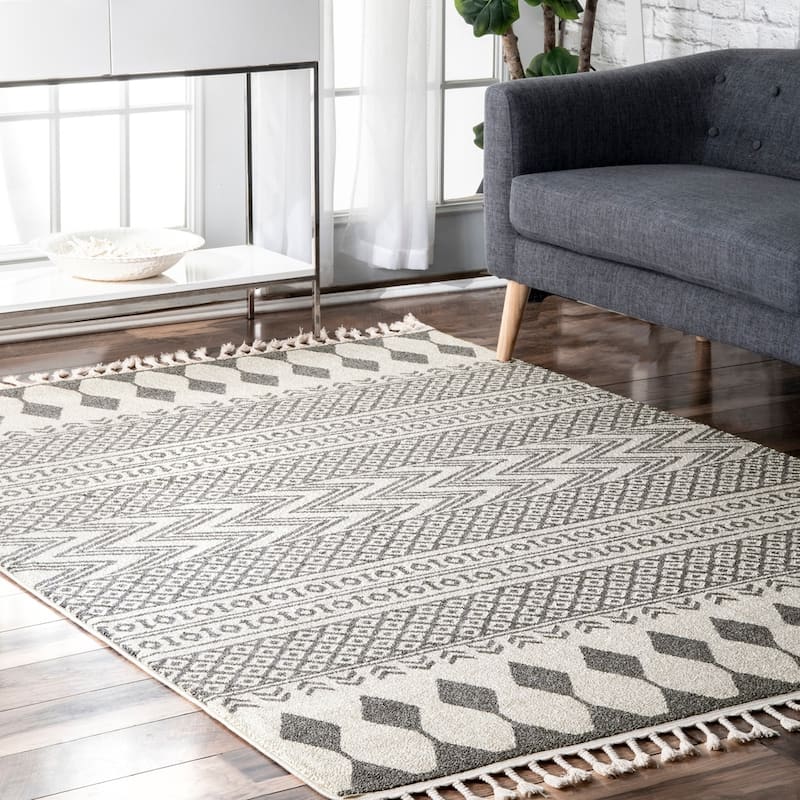 Nuloom Southwestern Tribal Tassel Outdoor Cordell Area Rug