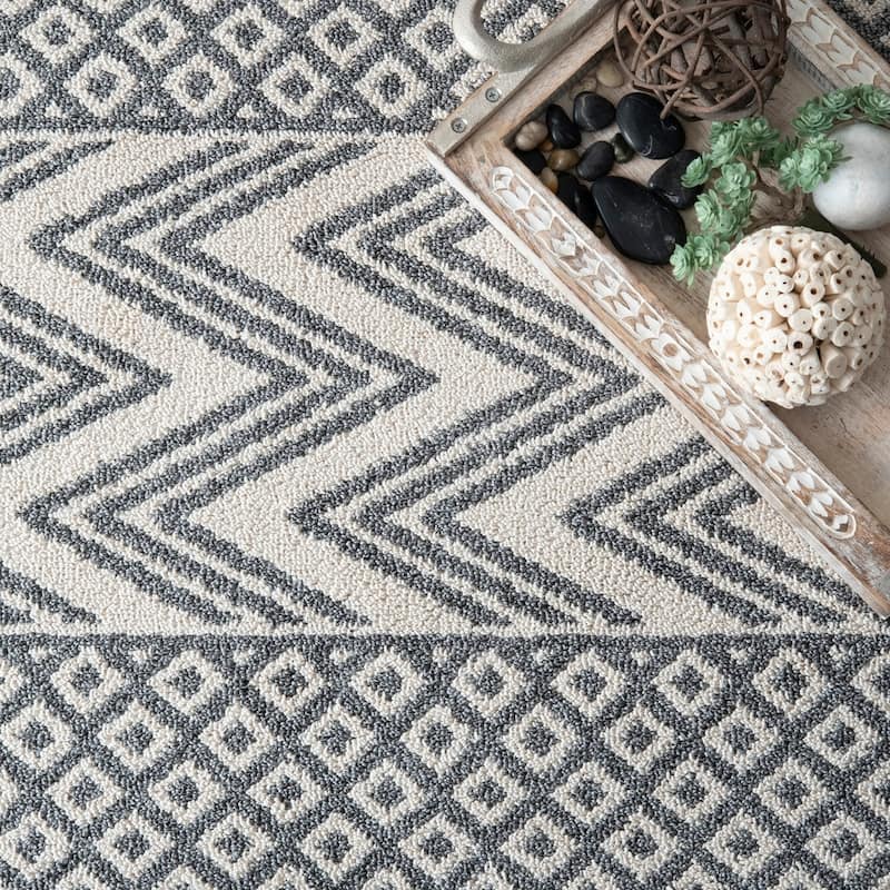 Nuloom Southwestern Tribal Tassel Outdoor Cordell Area Rug