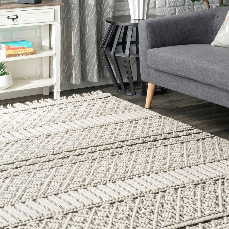Nuloom Cisneros Modern Solid Textured Wool/Cotton Blend Handmade Area Rug with Tassels