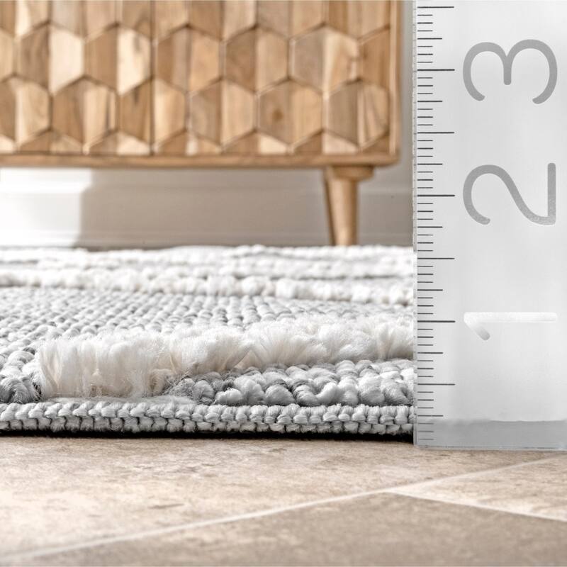 Nuloom Casual Geometric Tiles Tassel Quentin Area Rug