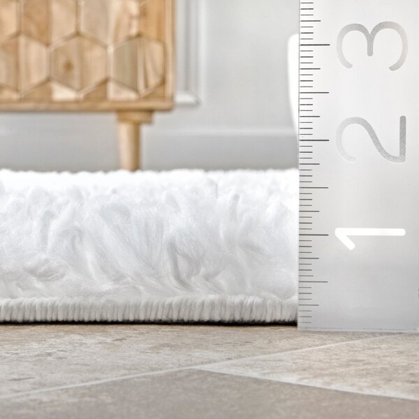 nuLOOM Casual Solid Shag Tassel Sauls Area Rug