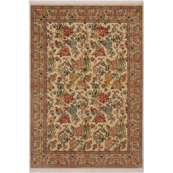 Kashan Pak-Persian Junita Ivory/Lt. Gold Wool Rug (6'0 x 9'1) - 6'0" x 9'1"
