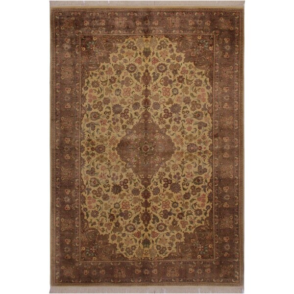 Kashan Pak-Persian Ayanna Ivory/Lt. Brown Wool Rug (6'2 x 9'3) - 6'2" x 9'3"