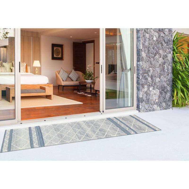 Liora Manne Artista Diamond Stripe Indoor/Outdoor Rug