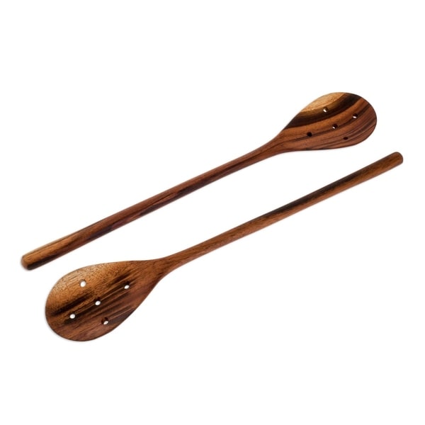 https://ak1.ostkcdn.com/images/products/28177592/Handmade-Peten-Delight-Wood-slotted-spoons-pair-91571473-cf8e-4f51-b13c-56097eb2dc0c_600.jpg