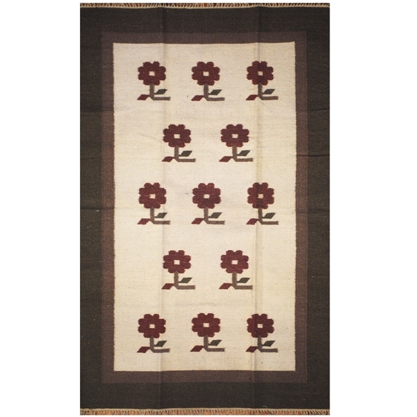 Handmade One-of-a-Kind Wool Kilim (India) - 4' x 6'