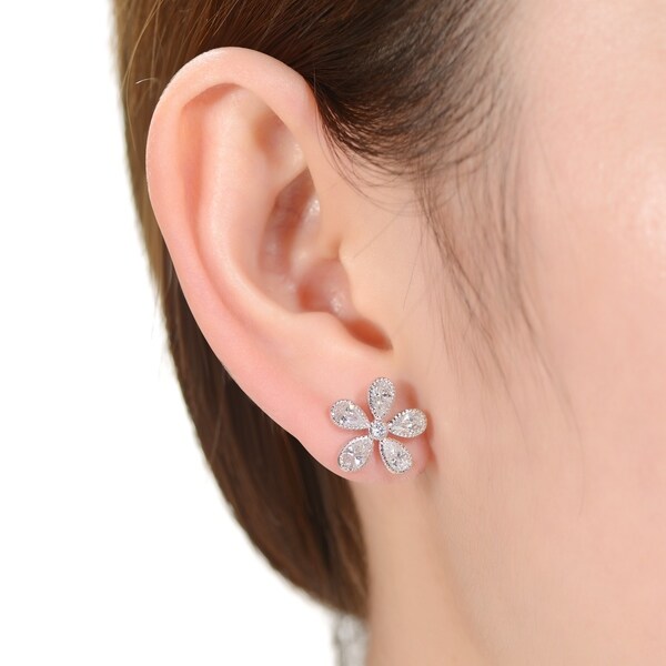 clear stud earrings