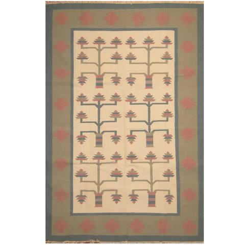 Handmade One-of-a-Kind Wool Kilim (India) - 6' x 8'10