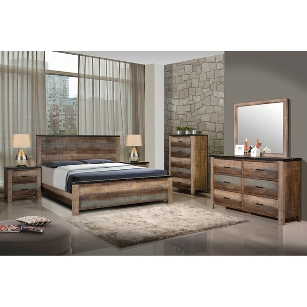 Portsmouth Antique Multi-color 3-piece Bedroom Set with Chest