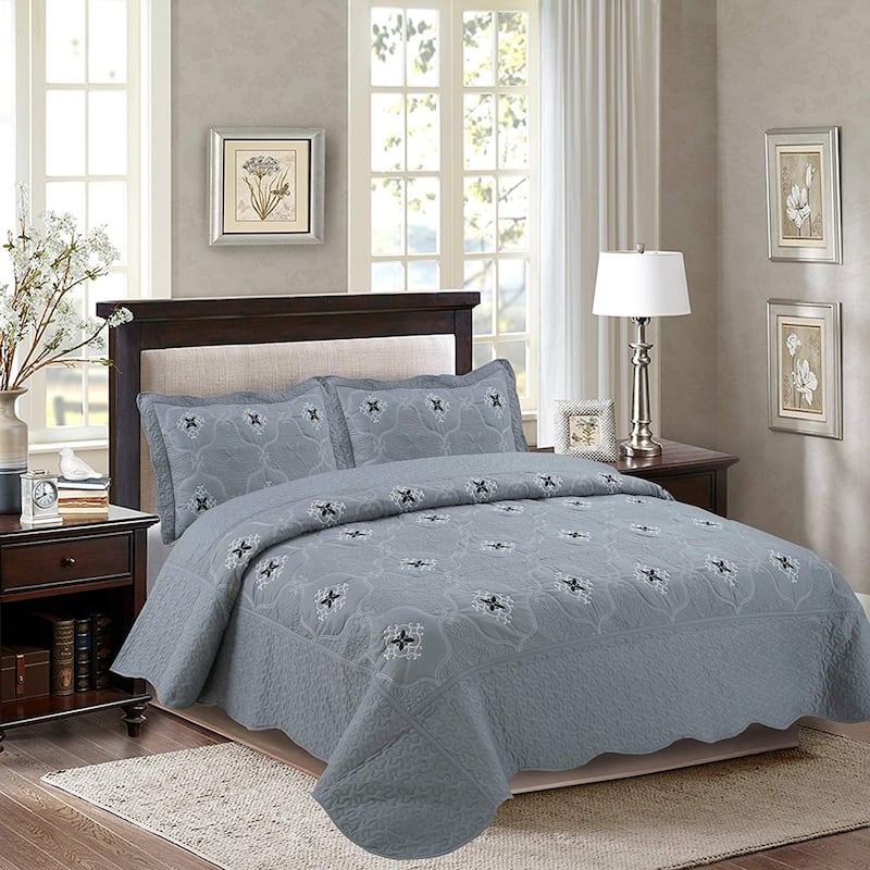Porch & Den Heceta Embroidered 3-piece Bed Coverlet Set - King - Cal King/King - Grey