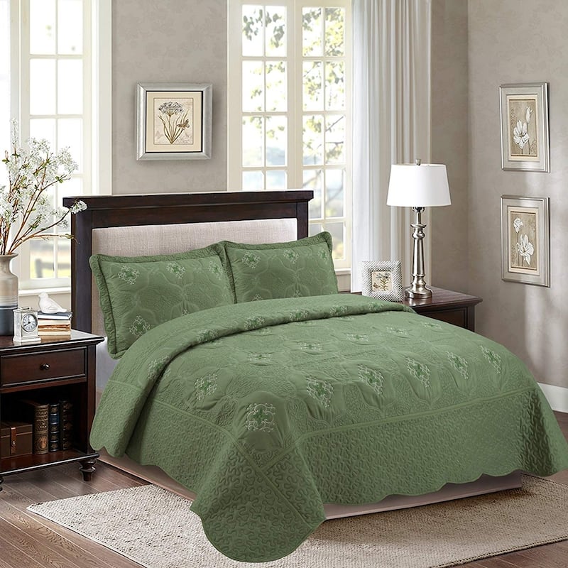 Porch & Den Heceta Embroidered 3-piece Bed Coverlet Set - King - Cal King/King - Sage