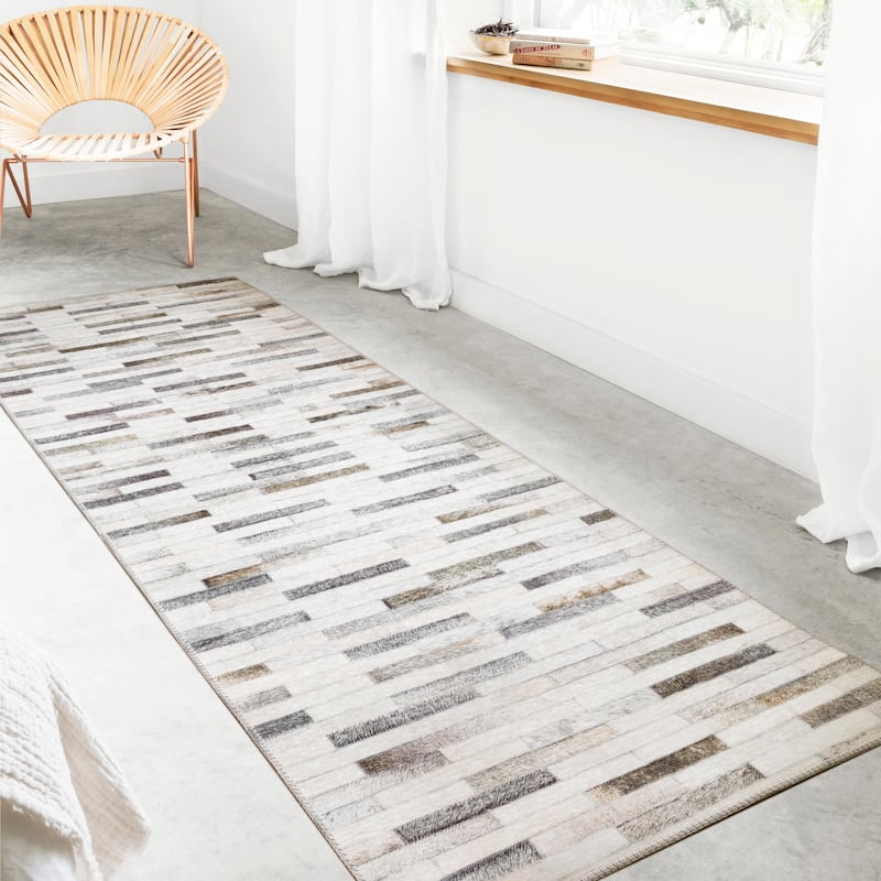 Alexander Home Davide Printed Faux Cowhide Area Rug - 2' 6" x 7' 6" - Ivory/ Grey - Runner/Rectangle