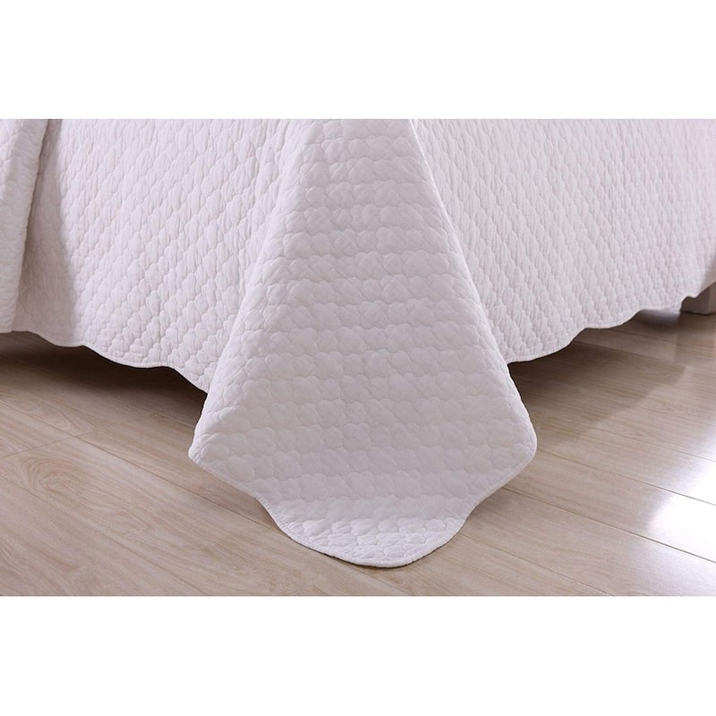 The Gray Barn Birch Bend 3-piece White Lightweight Cotton Quilt Set