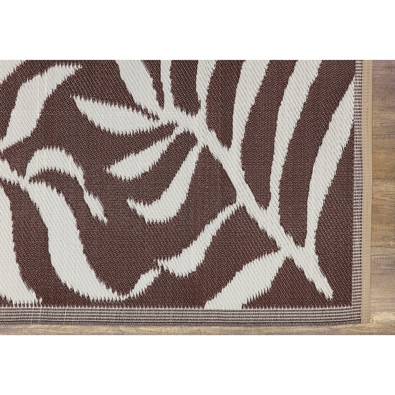 Lightweight Indoor Outdoor Reversible Area Rug -5.9 x 8.9 Feet - Leaf Pattern - N/A